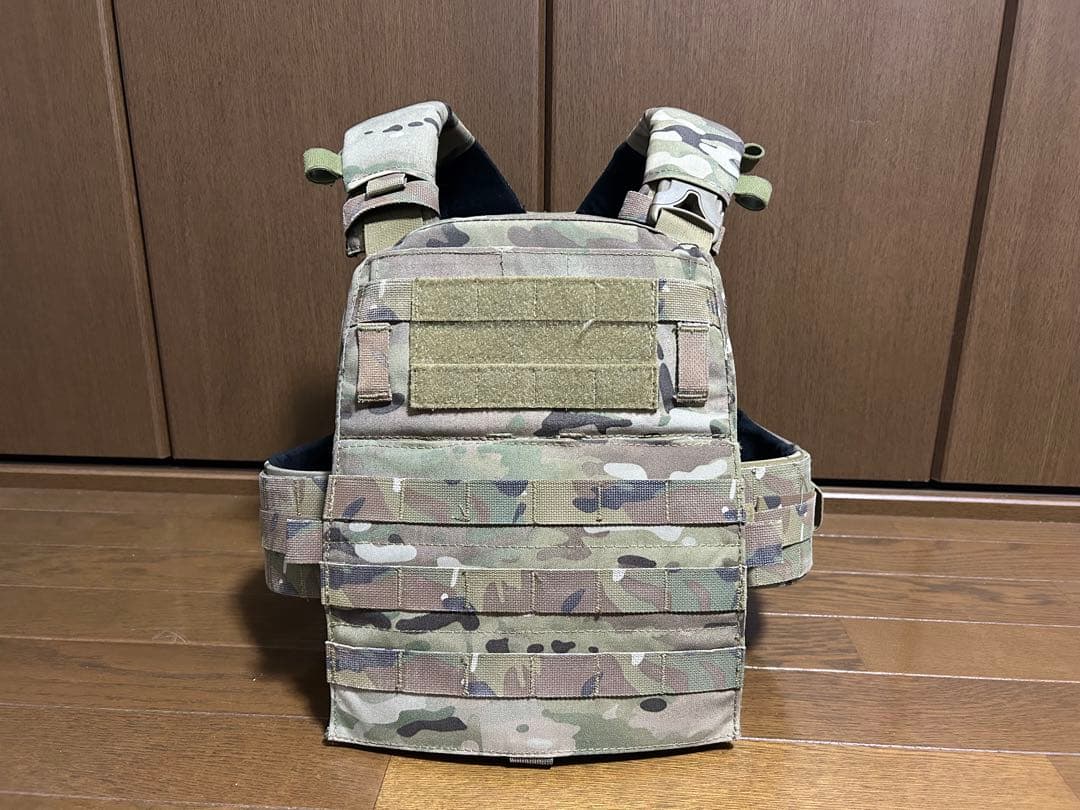 Cork Gear製　AVS プレートキャリア　マルチカム