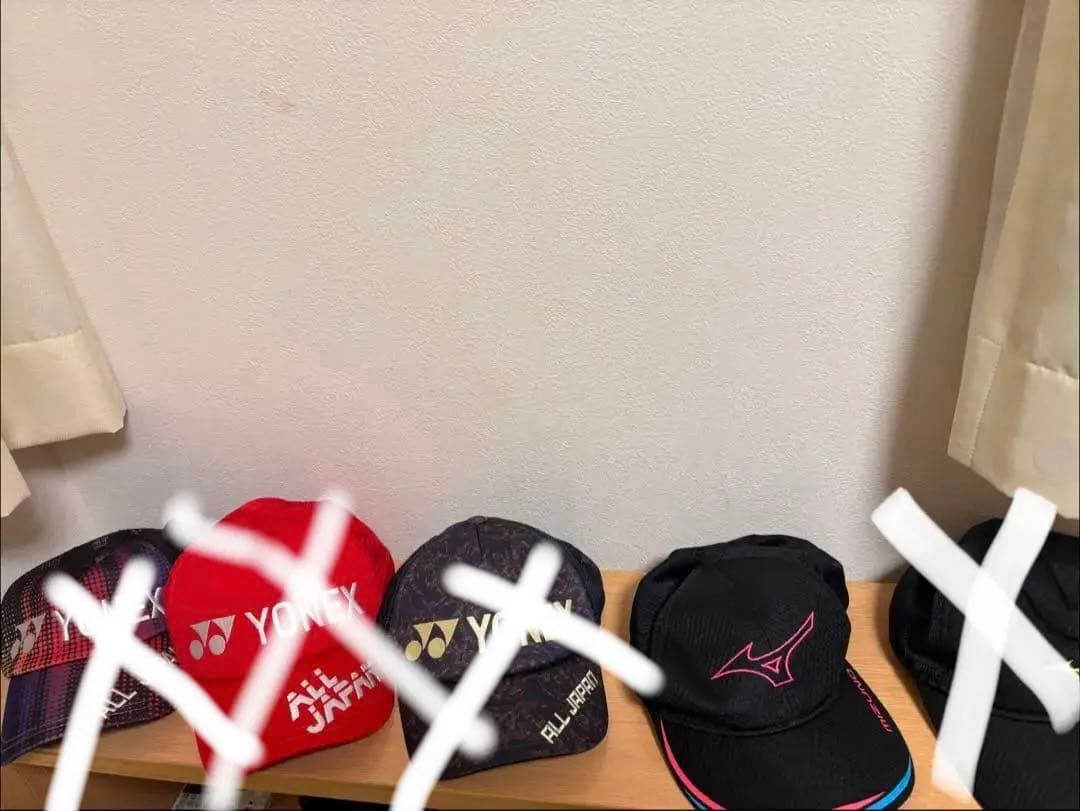 YONEXとMIZUNOのキャップセット