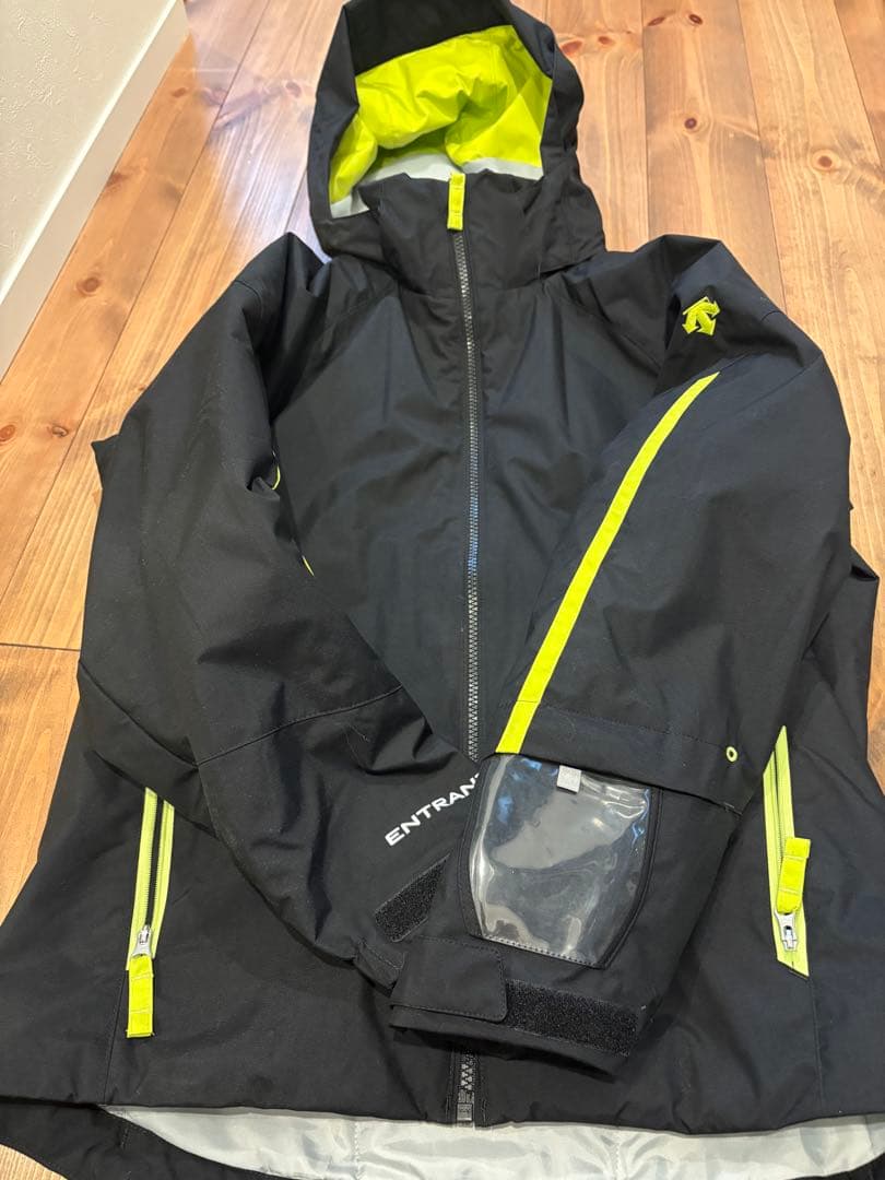 DESCENTE 子ども用スキーウェア 上下セット 160