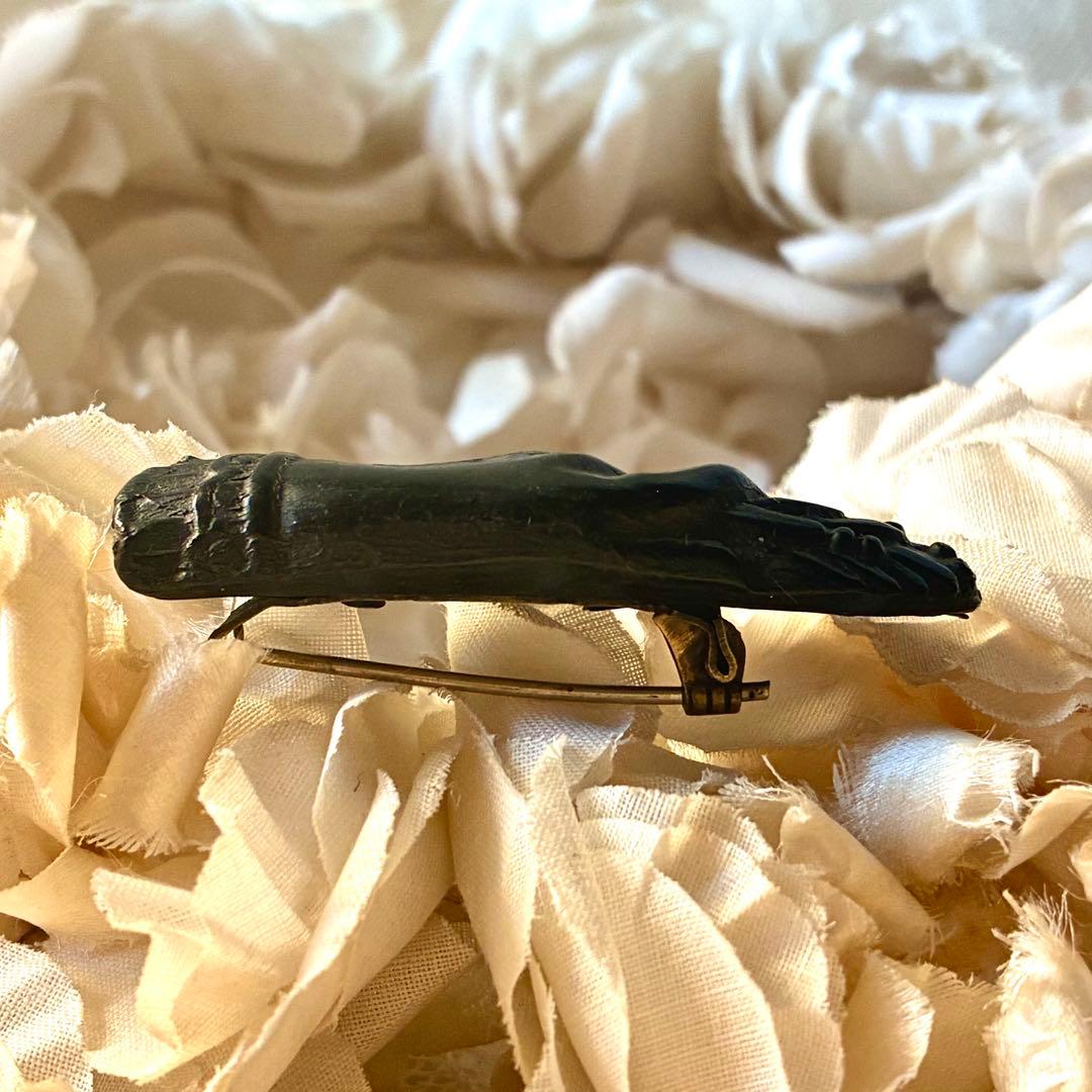 ボーカナイト　ローズ&ハンドモチーフブローチ　手とバラ薔薇　フランスアンティーク