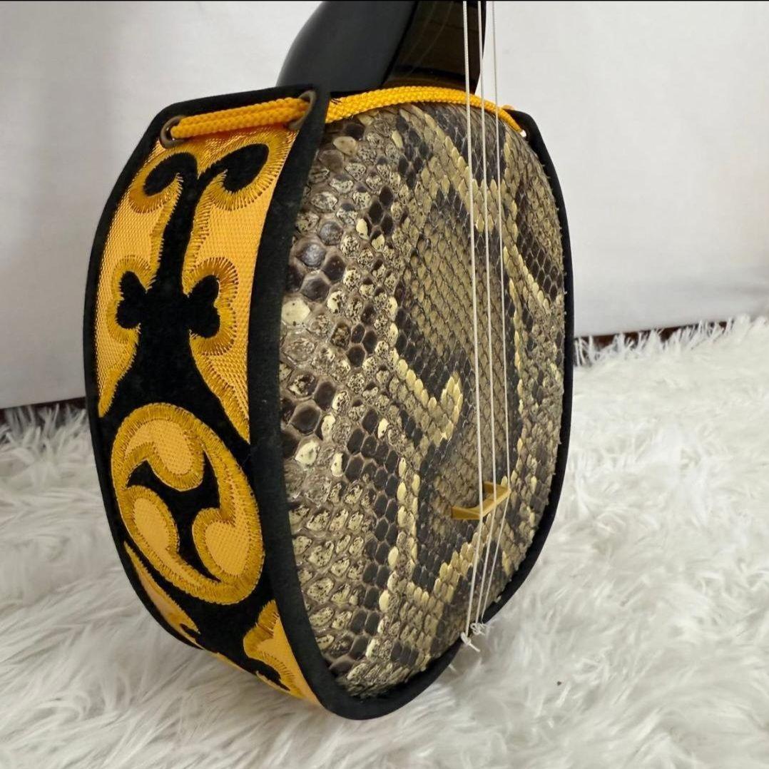 m*a様 【美品】沖縄三線 本革 蛇柄 強化張り 沖縄三味線 和楽器 ソフトケー