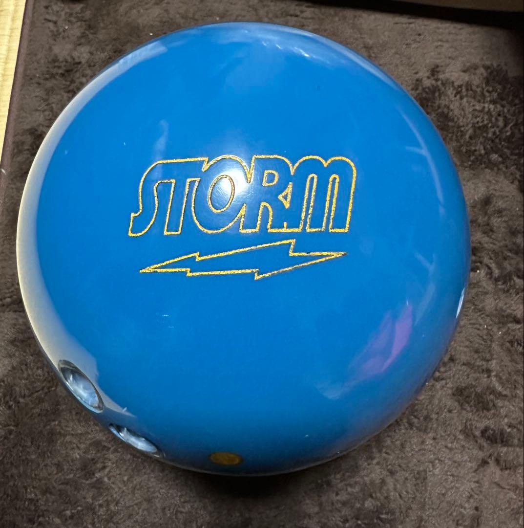 ボウリング　storm アイオンプロソリッド　15p