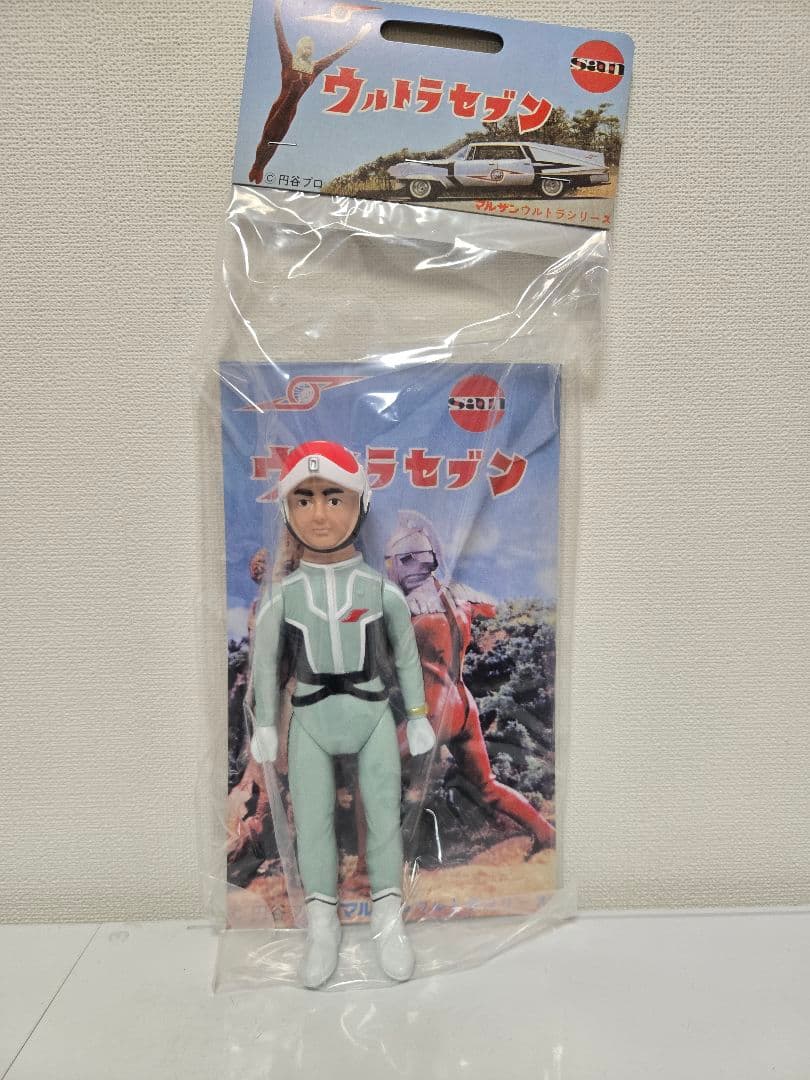ウルトラセブン　宇宙魔人シリーズ　ウルトラ警備隊員　350　昭和イメージver