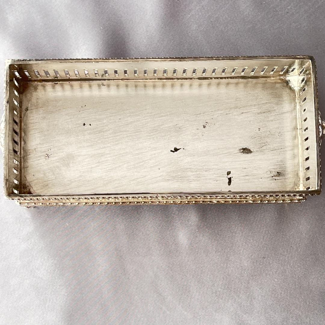 【E H Parkin】ライオンのマカロンスタンド / ビスケットスタンド