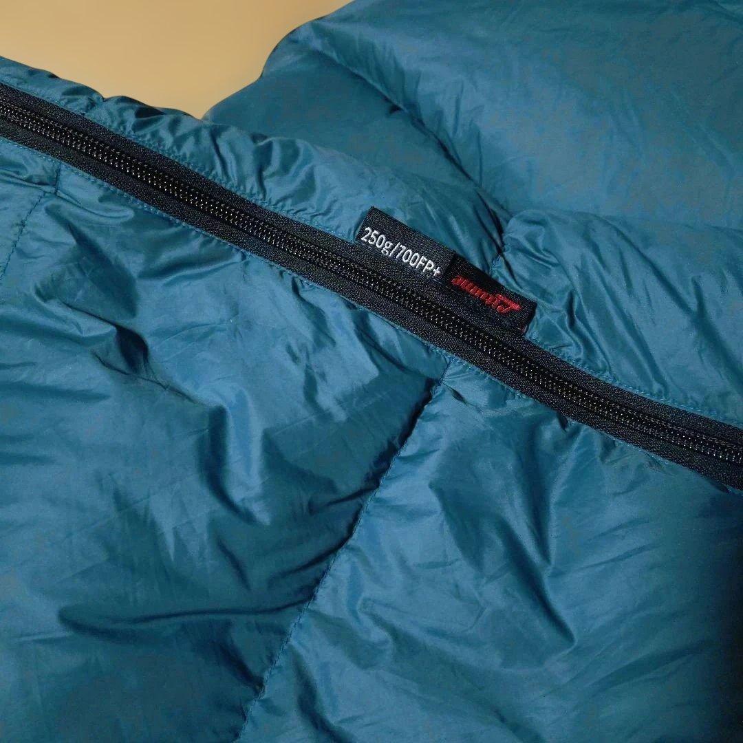 【美品】軽量シュラフ565g スリーシーズン用　Litume C2202 寝袋