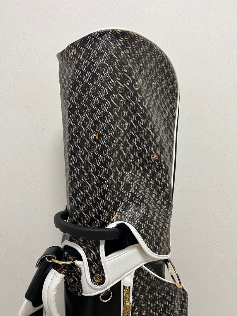 【本日だけ大幅値引き】レザレクション　パーヴォー　NO.3 キャディバッグ美品