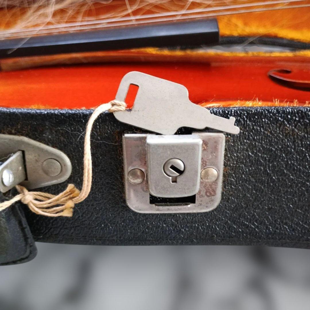 (未使用)オレンジ色の木製バイオリン(SUZUKI製)