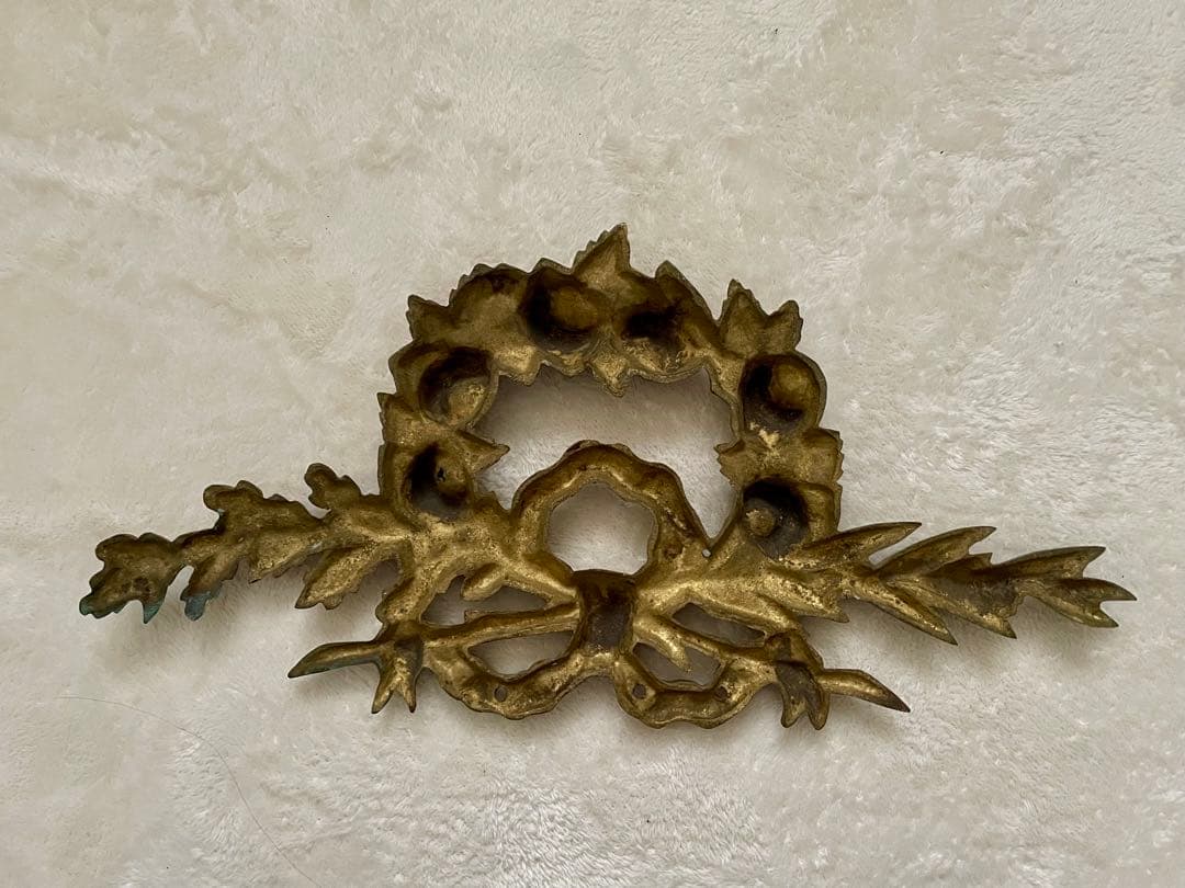 フランスアンティーク　リボンとローズリースのオルモル装飾品　真鍮　ブロンズ