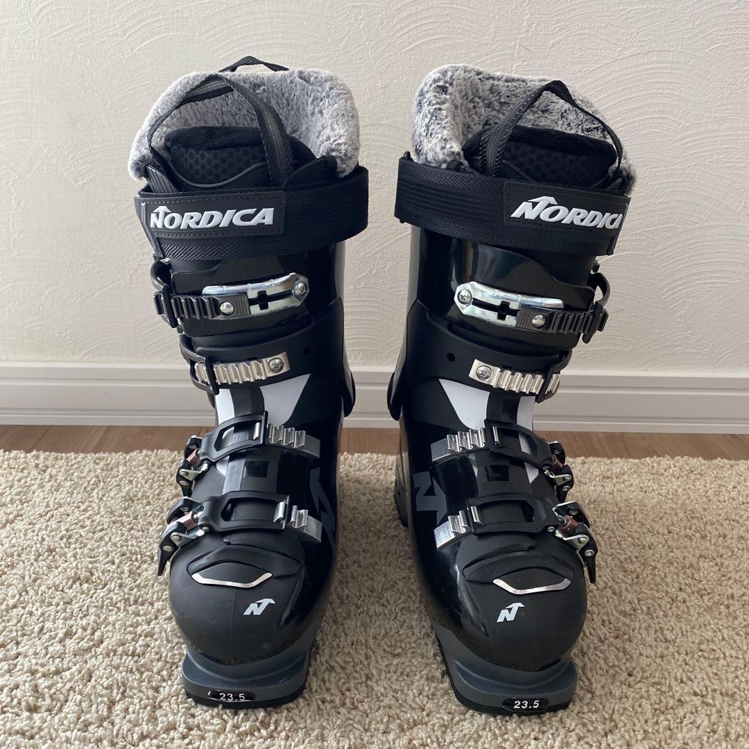 ほぼ新品　ノルディカ　スポーツマシーン　フレックス75 レディース　23.5