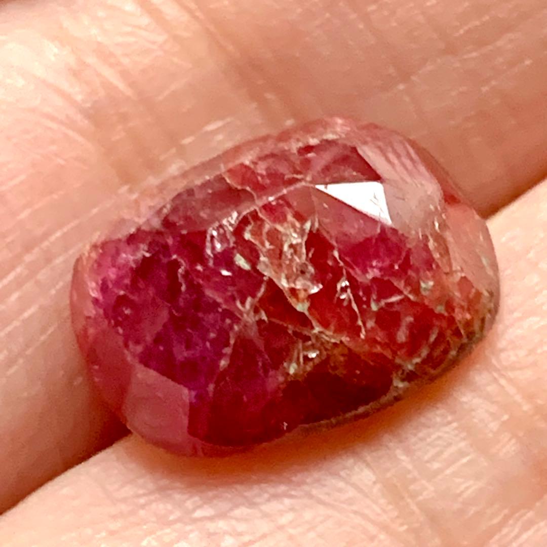 アフガン大粒ファセットルビー4/コランダム/レッド