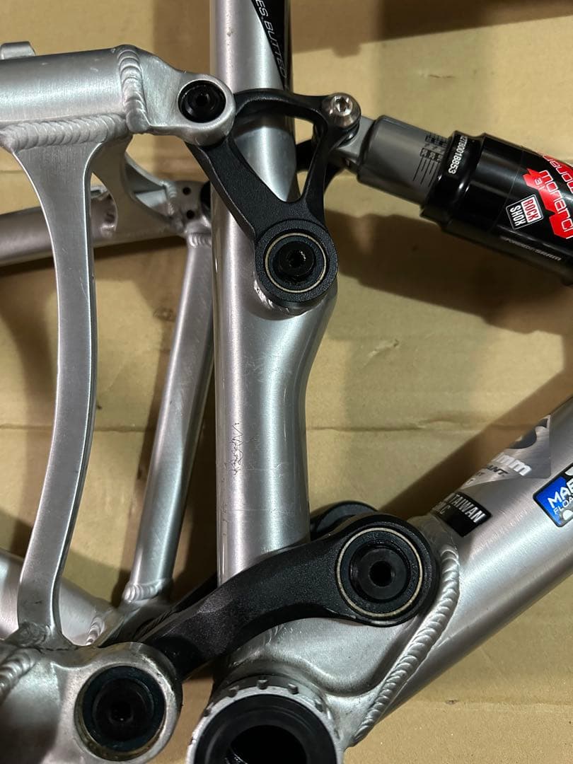 GIANT ANTEM2 フルサス 26インチフレーム　　　ROCK SHOX付