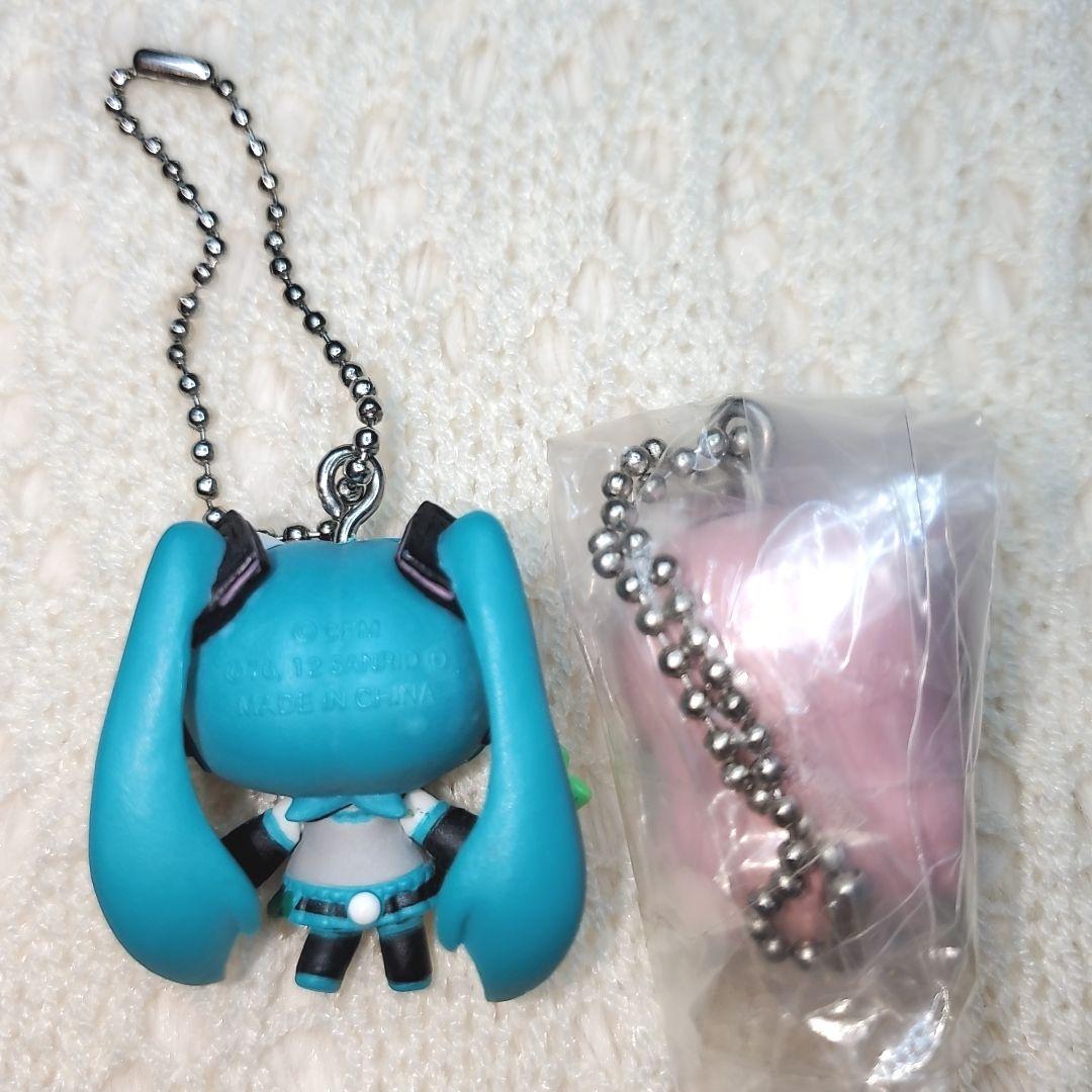 初音ミク ボカロ ハローキティ コラボ ボールチェーンマスコット 4つまとめ売り