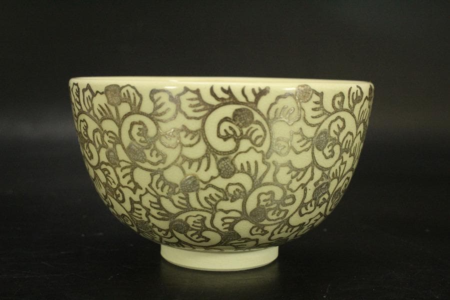 【美品】茶道具 清水焼 粟田窯 茶碗 金彩金葵紋 岡田暁山 共布(メ1176)