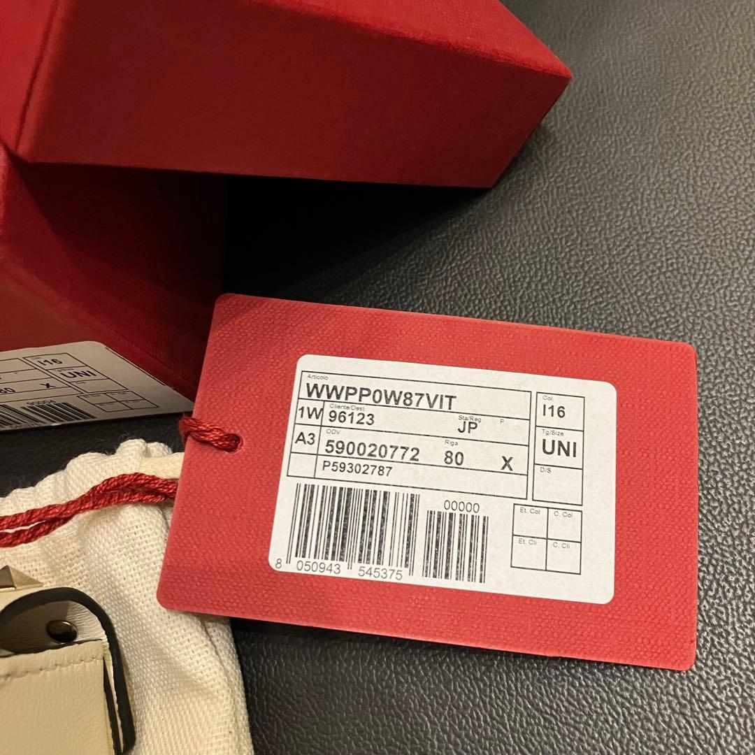 VALENTINO ヴァレンティノ 新品タグ付き ロックスタッズマナーポーチ