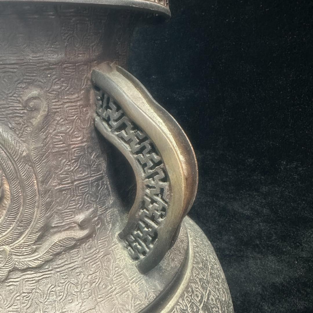 铜制花瓶 古董品