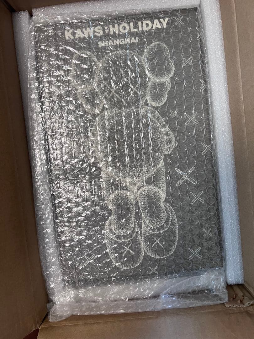 【最終値下】KAWS HOLIDAY SHANGHAI FIGURE カウズ