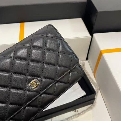 CHANEL MAKE UPノベルティ ブラック キルティングバッグ