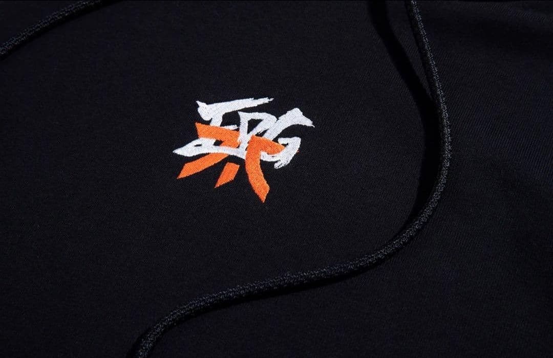 新品EDG X FNC HOODIE フード付きスウェット　パーカー