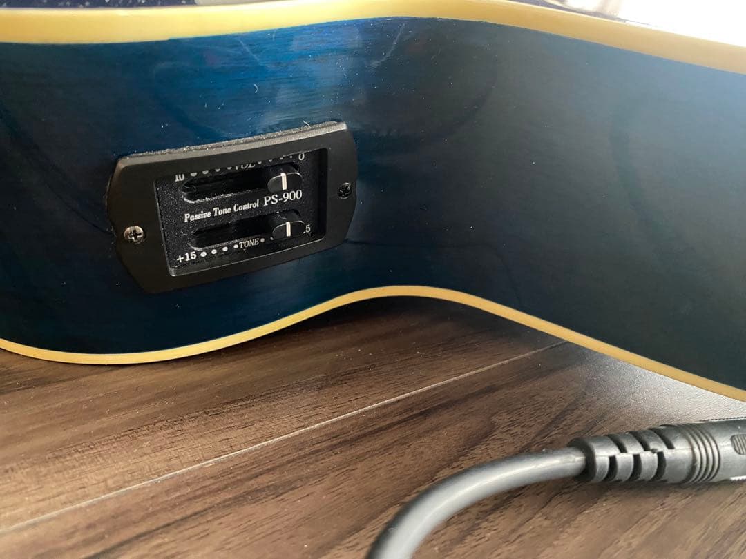 お値下げ！青いアコースティックギター エレアコタイプ