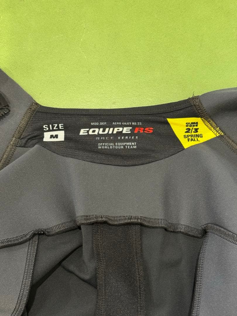 Assos EPUIPE RS ジレ