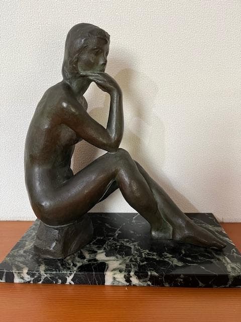 ブロンズ女性像 大理石台座