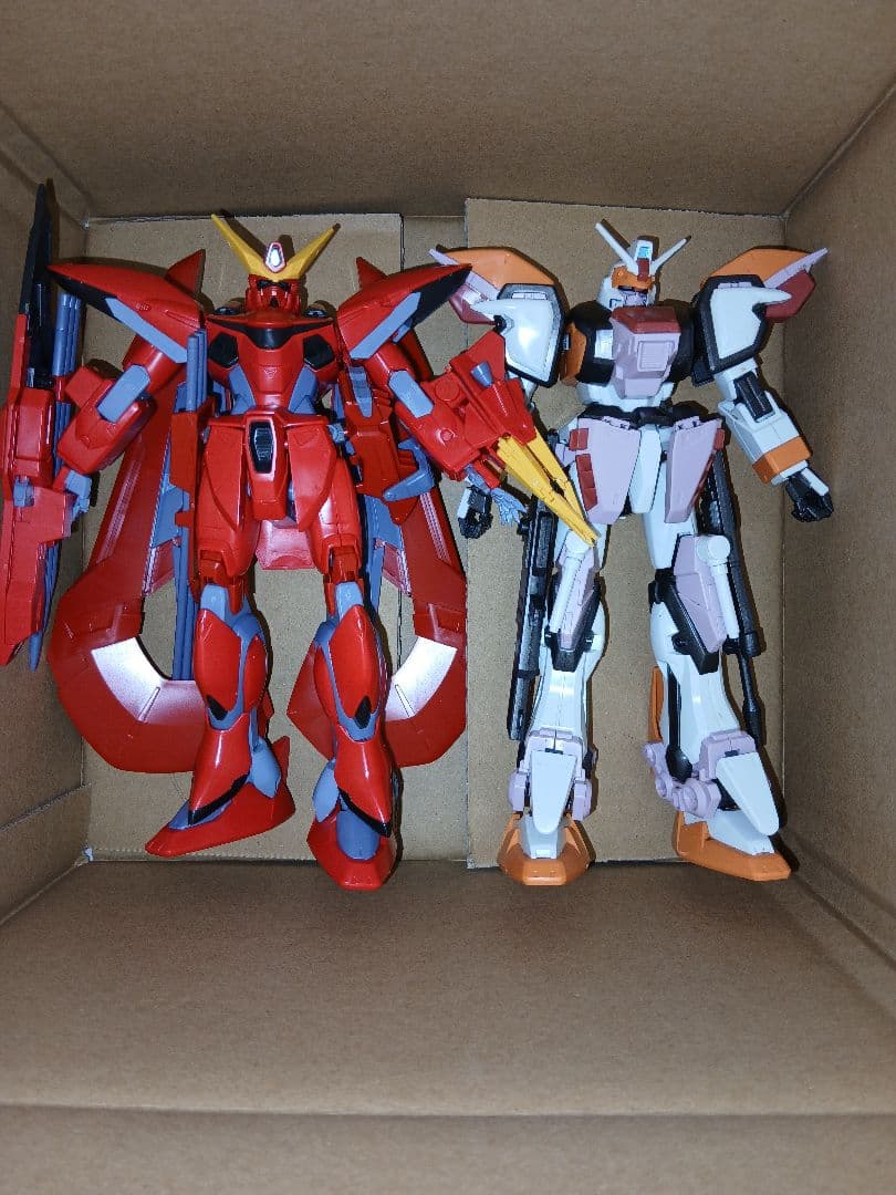 1/100スケール　ネブラブリッツガンダム、レーゲンデュエルガンダム