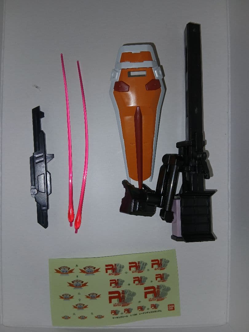 1/100スケール　ネブラブリッツガンダム、レーゲンデュエルガンダム