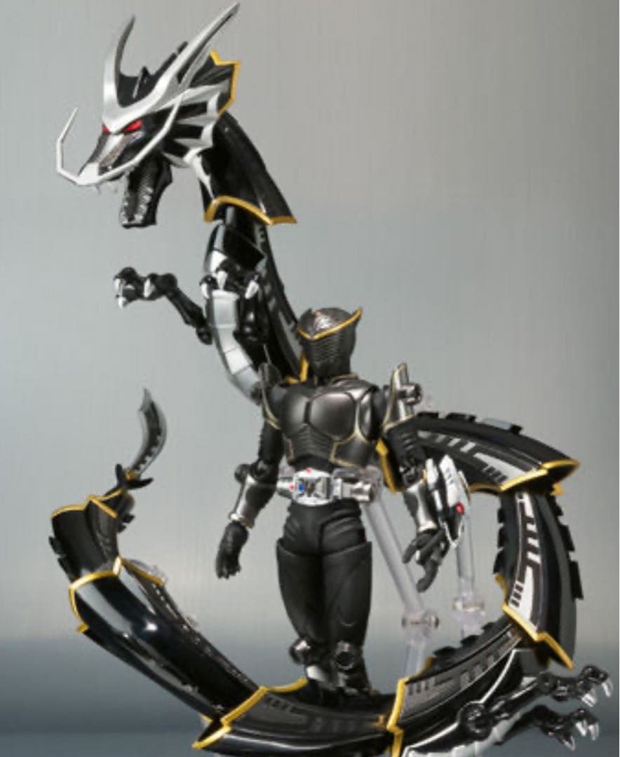 仮面ライダーリュウガ！フィギュアーツ！