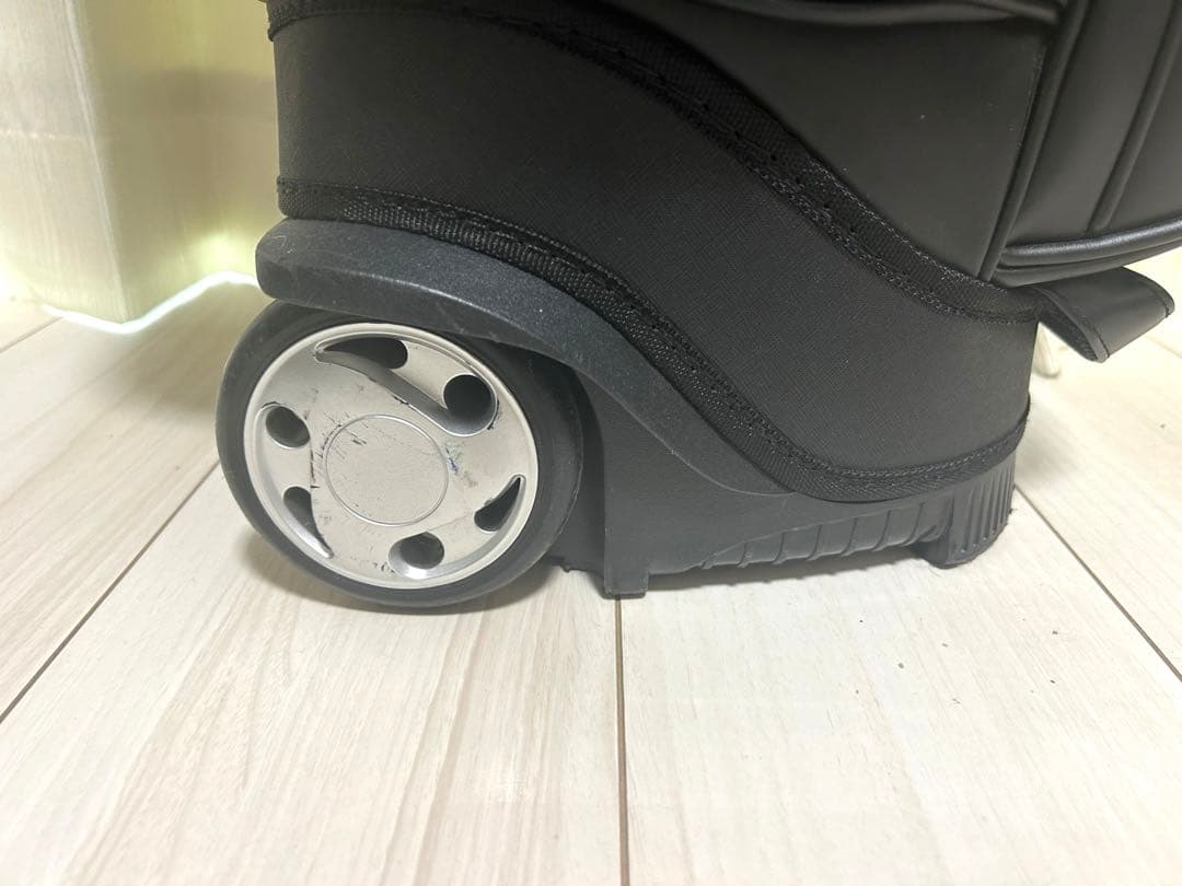 テーラーメイド　レディースキャディバッグ　キャスター付き