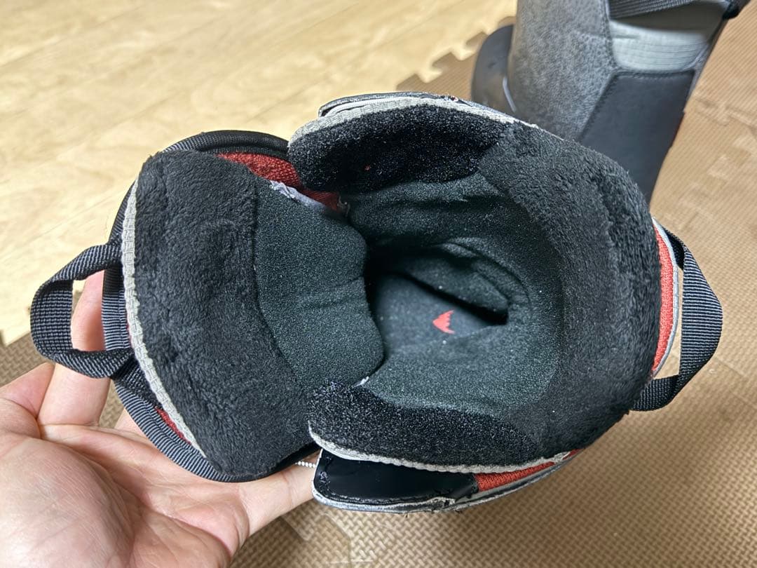 スノーボードブーツ (size 26cm)