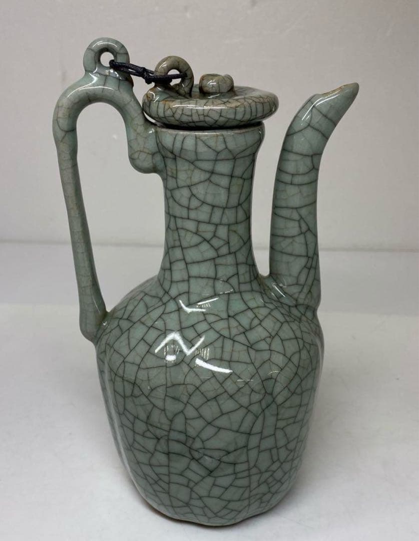 中国古窯　哥窯青磁　ヒビ焼　水注