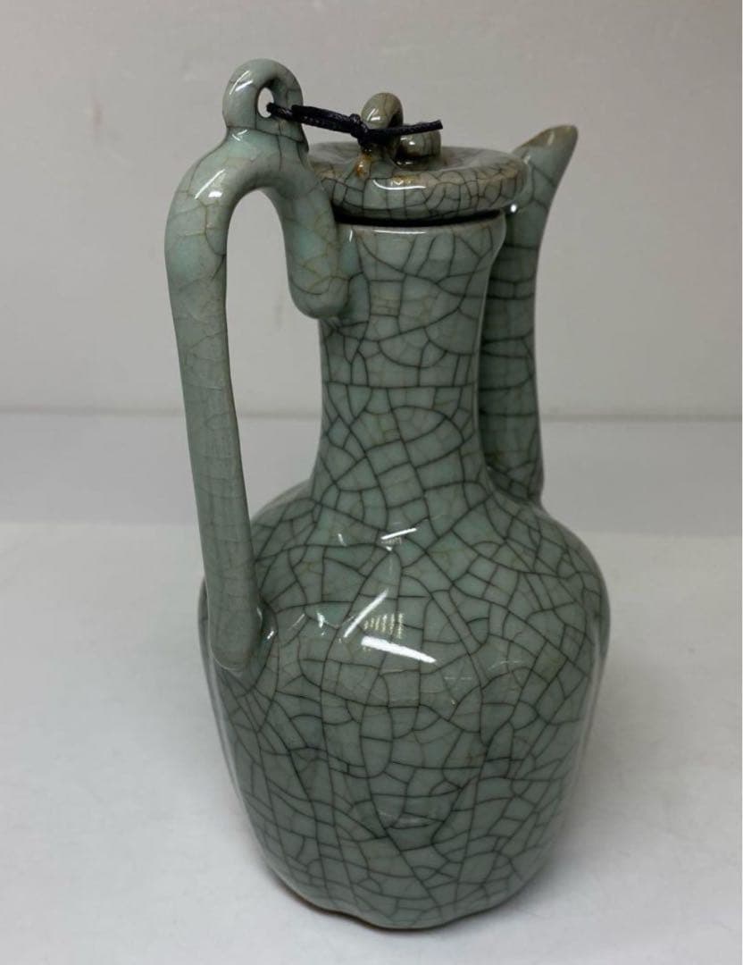 中国古窯　哥窯青磁　ヒビ焼　水注