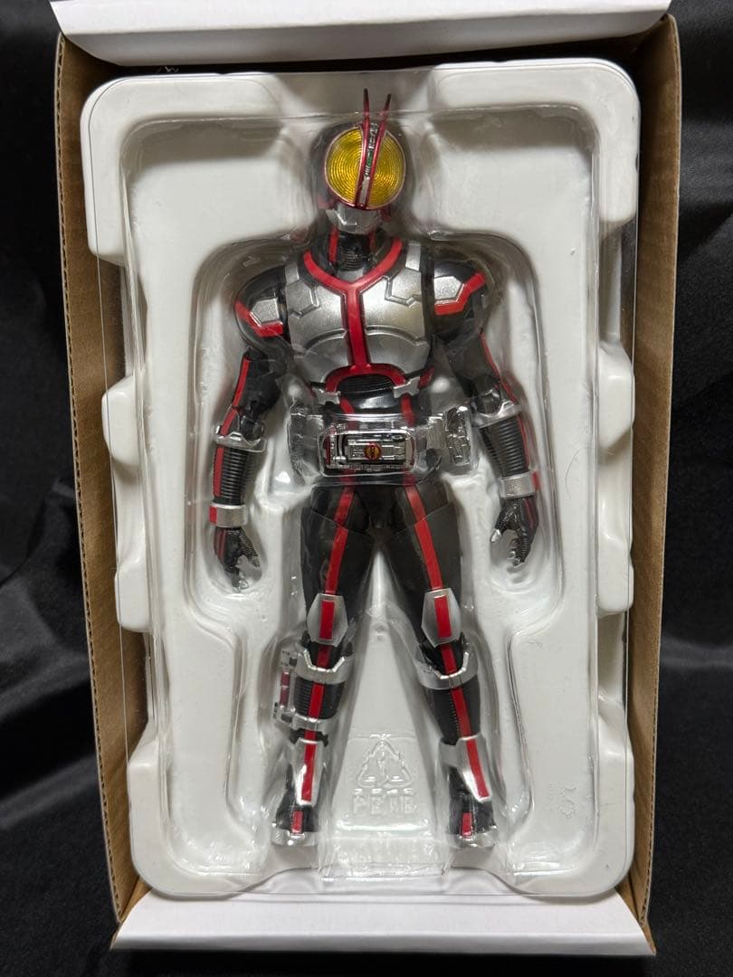 S.H.Figuarts 仮面ライダーファイズ（真骨彫製法）