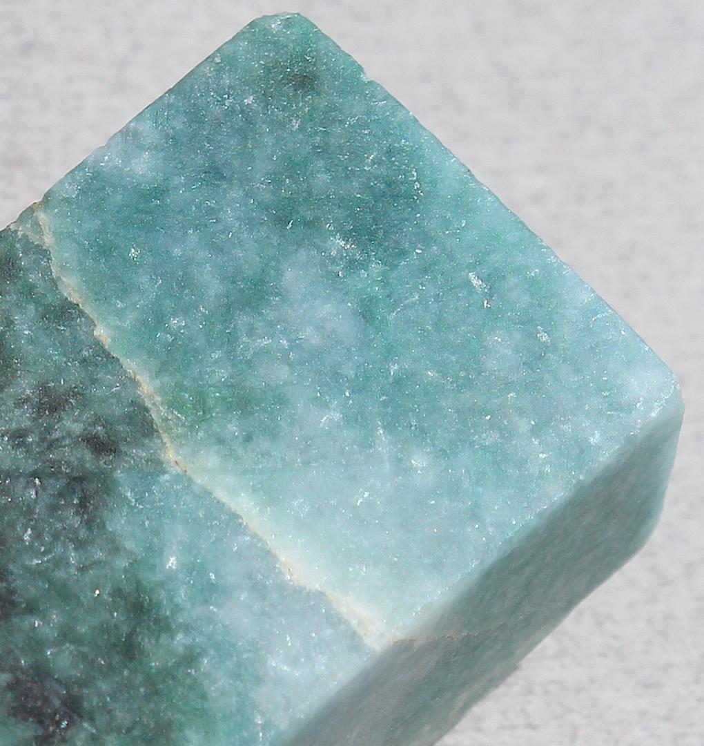 ［ブルーの美翡翠］糸魚川翡翠 青翡翠 原石 47.8g