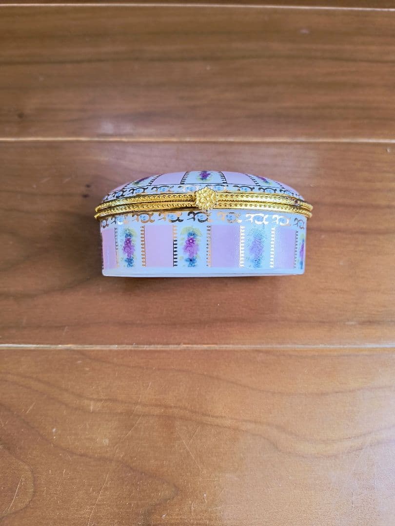 リモージュボックス　ビンテージアンティーク　陶器製花柄小物入れ