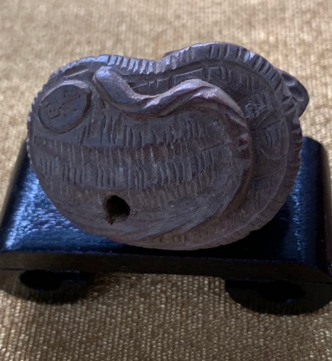 時代物　根付 蛙 カエル 在銘あり細密細工 和装