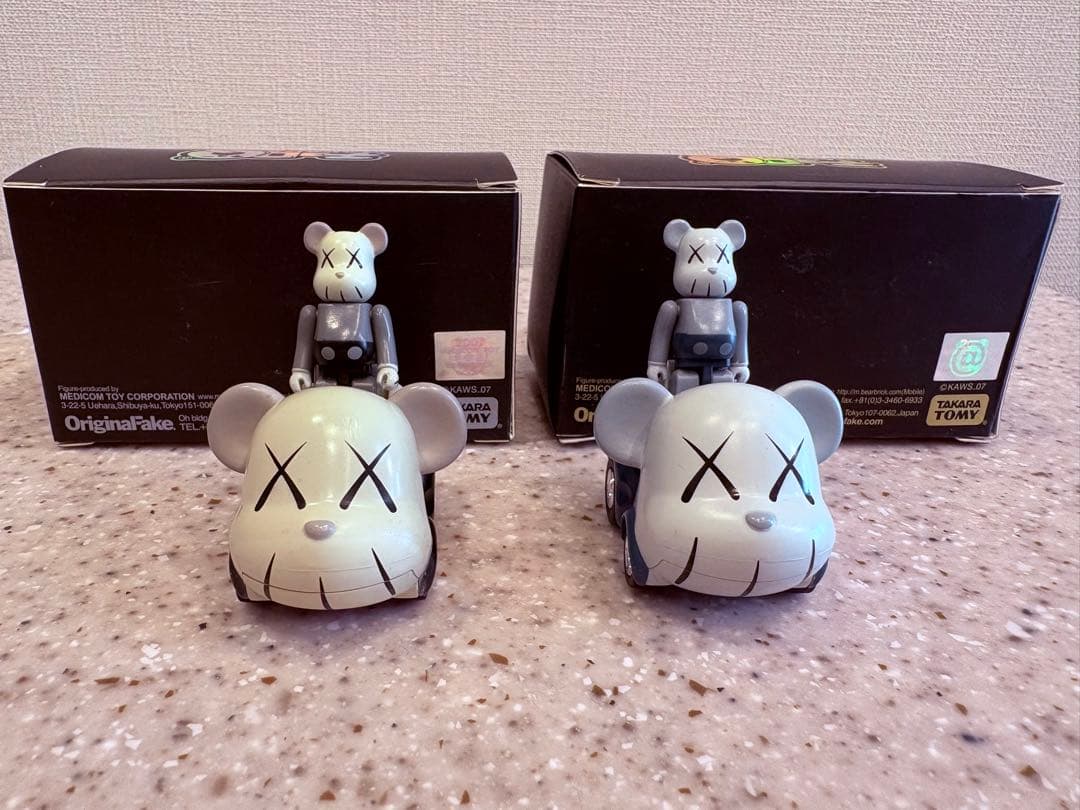 【レア】Original Fake KAWS チョロQ ベアブリックフィギュア