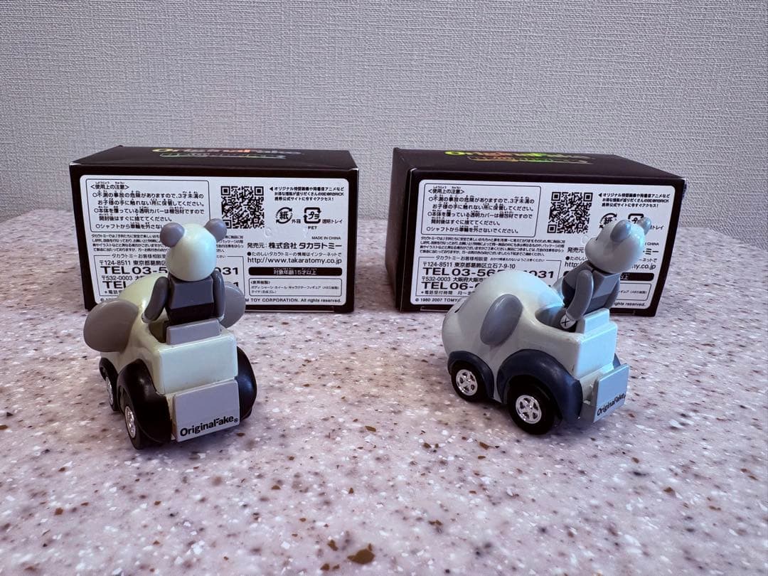 【レア】Original Fake KAWS チョロQ ベアブリックフィギュア