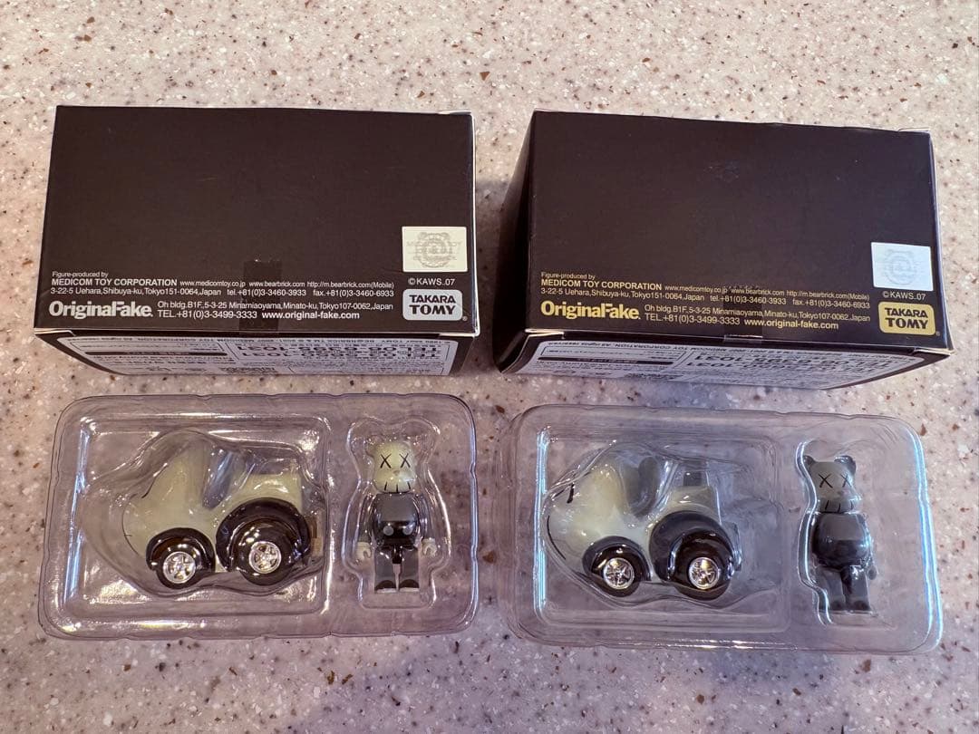 【レア】Original Fake KAWS チョロQ ベアブリックフィギュア