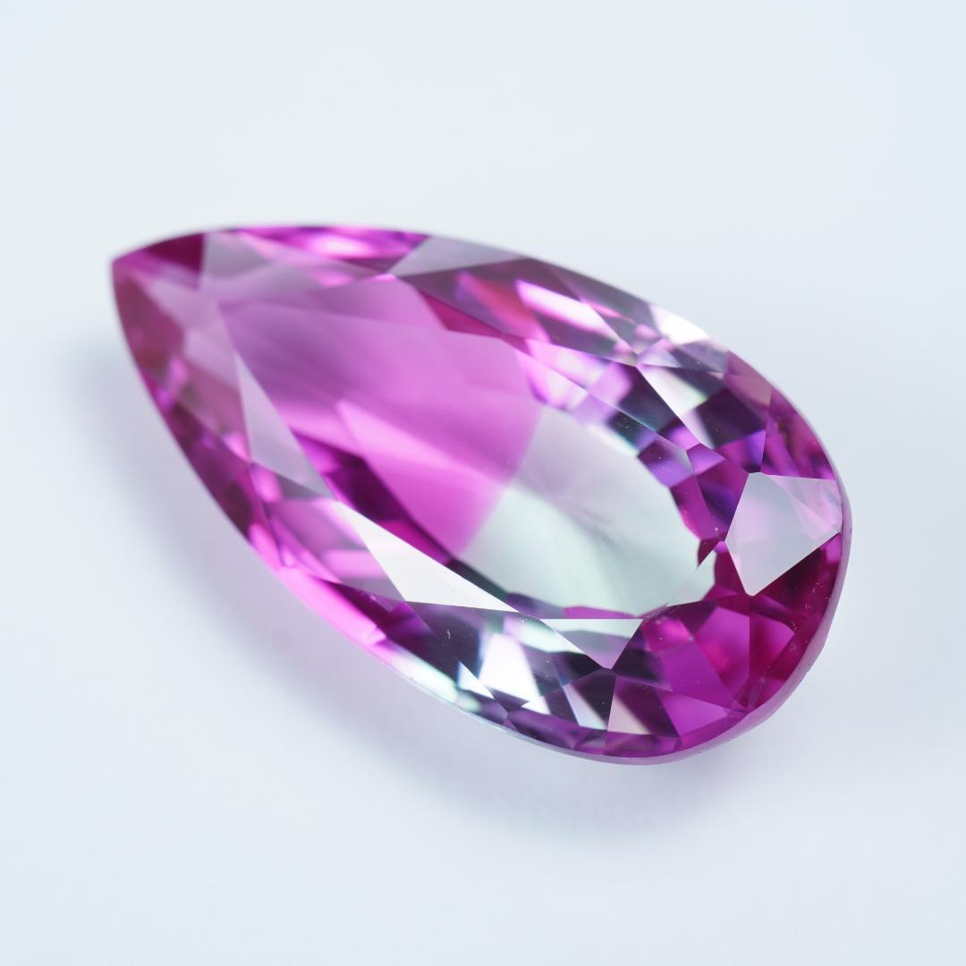 35.86ct バイカラー合成サファイア