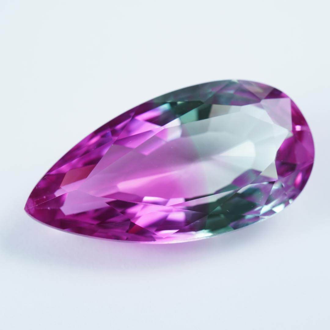 35.86ct バイカラー合成サファイア