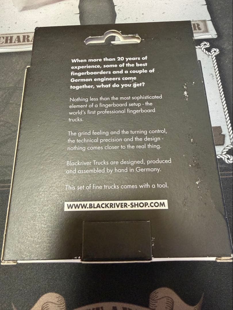 指スケblack  trucks wide 32