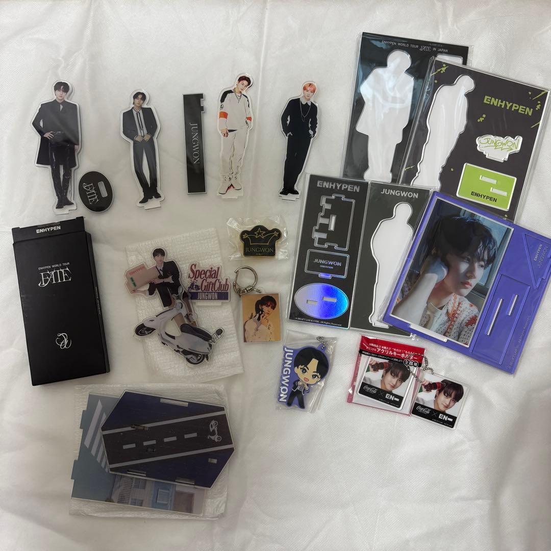 enhypen ジョンウォン　まとめ売り　トレカ　アクスタ　うちわ　缶バッチ