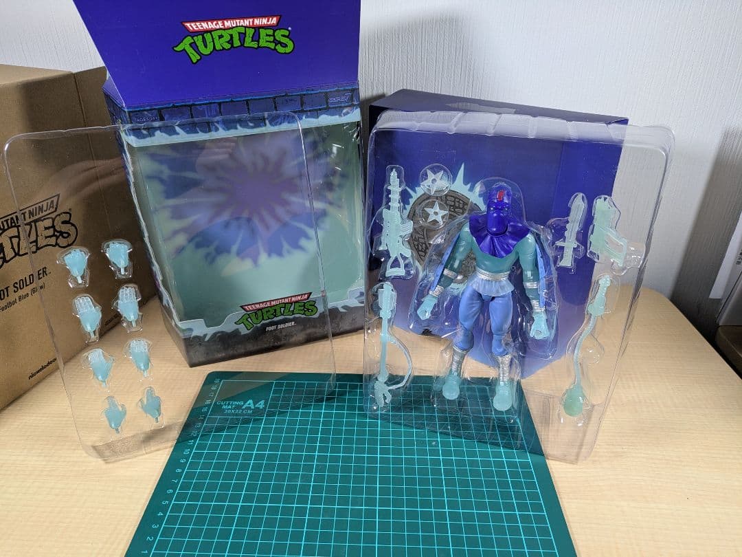 TMNT フットソルジャー ブルー蓄光版 Super7 Ultimates