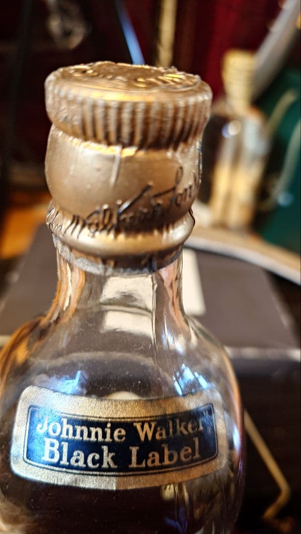 Johnnie Walker Black Label ウイスキー 木箱入り