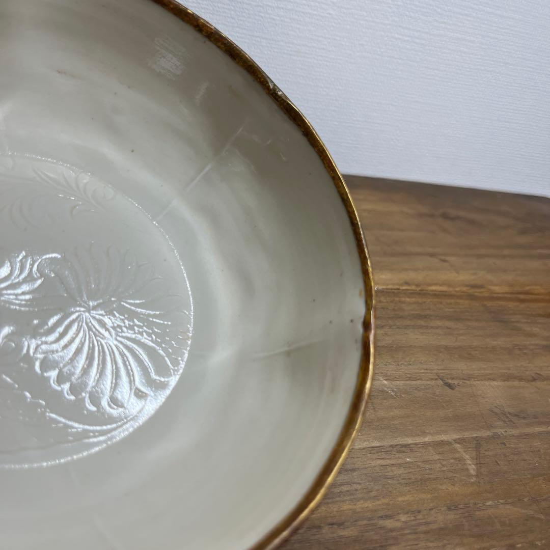 宋時代　定窯　白磁花文覆輪平茶碗　宋