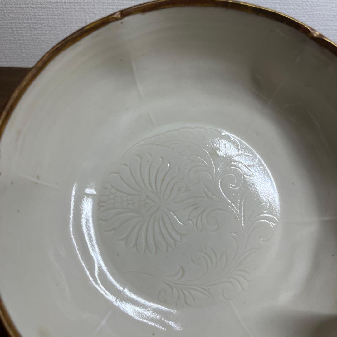 宋時代　定窯　白磁花文覆輪平茶碗　宋