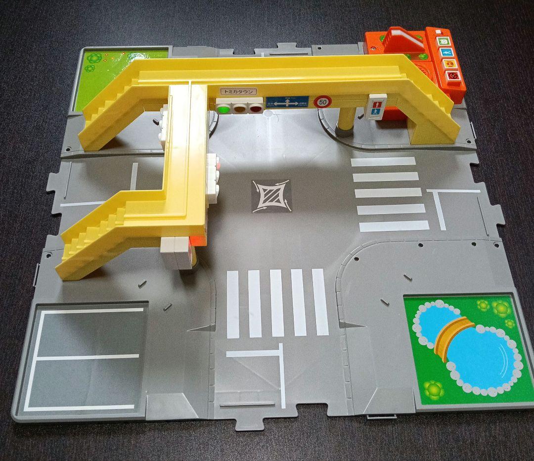 トミカタウン　サウンド交差点　つながる道路