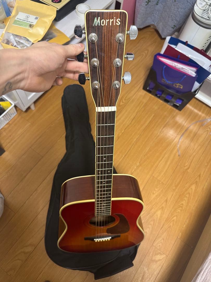 A*K様 Morris アコースティックギター レッドグラデーション