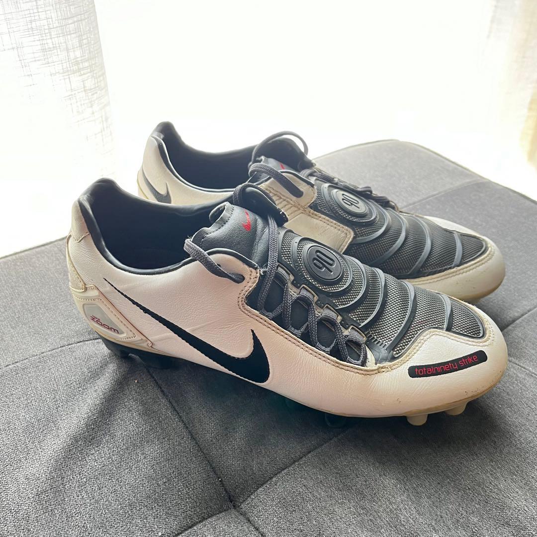 NIKE トータル90ストライク